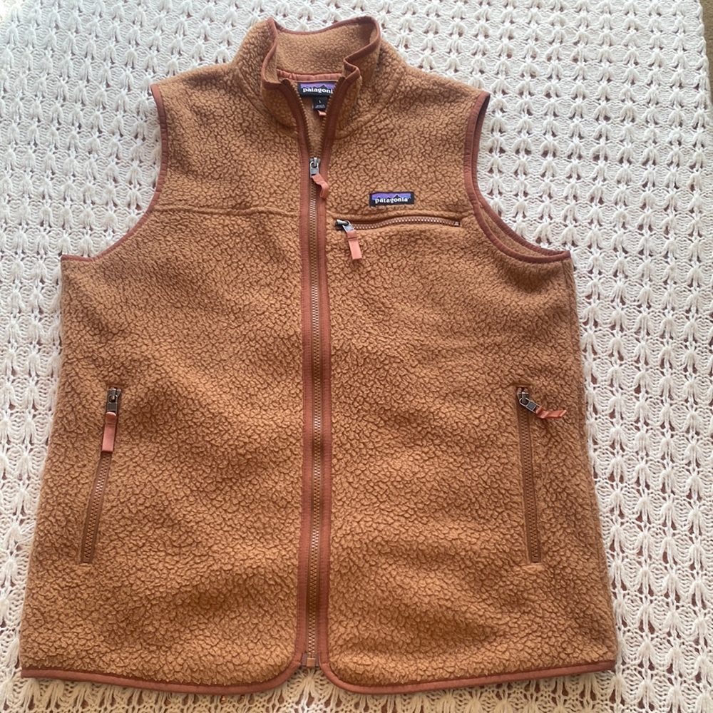 Patagonia vest. Excellent condition. Light brown fuzzy material. Size Large.
